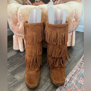 Minnetonka 3 layer fringe boots 1632